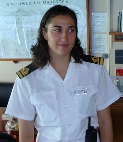 cruise ship 2nd officer pay